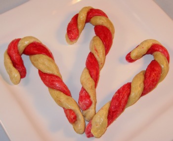  Worms on Free Dog Treat Recipes   Dog Candy Canes Are Sugar Free And Adorable